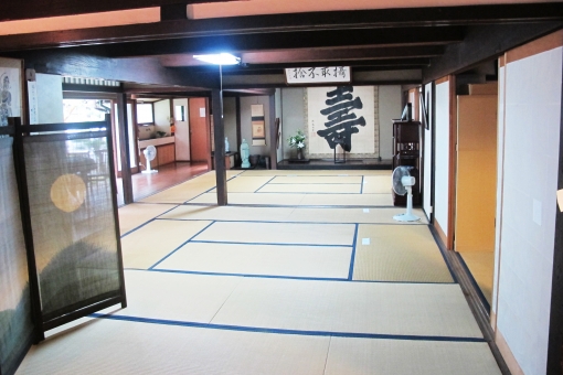 遺品整理の際の掛け軸などを買取ます