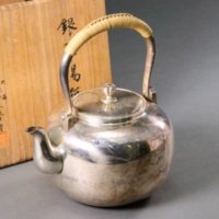 【純銀刻】大阪 尚美堂造 梅摘蓋 銀製 湯瓶