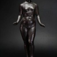 ブロンズ裸婦像