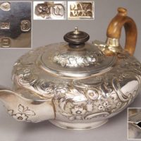 銀製ティーポット