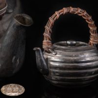 【純銀刻】巧益造 籐編提手 銀瓶 重量305g 合箱