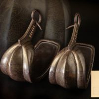 桃山時代 孔雀真鍮象嵌鉄鐙