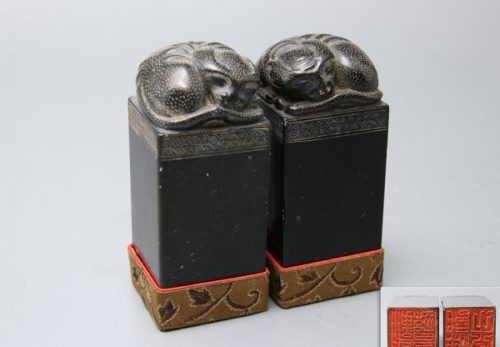 東洋彫刻 黒曜石 眠獣彫 青海波文 印材 2点