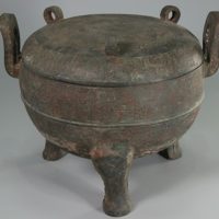 【山西省友好記念館所蔵品】中国美術 青銅器 蟠文三鈕有蓋鼎