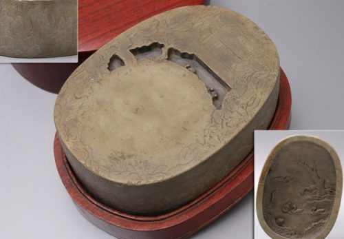 書道具 山水楼閣図彫 池形墨池 端渓硯 重量3.7kg 唐木蓋台座付属