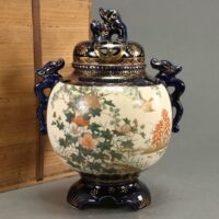 薩摩焼 瑠璃金彩 獅子摘蓋 龍双耳 金彩色絵花鳥図 香炉