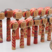 伝統こけし 【佐藤英太郎】 遠刈田系 こけし 14点 高さ 30.5cm 他