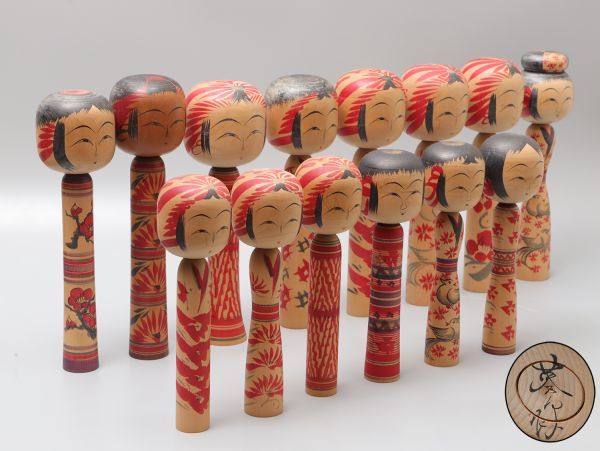 伝統こけし 【佐藤英太郎】 遠刈田系 こけし 14点 高さ 30.5cm 他