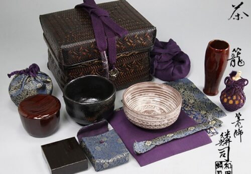 茶道具【国弘】作 花唐草蒔絵 煤竹編御所籠 三島手茶碗・瓢箪茶入・香合・茶筅筒 他 和田鱗司箱付属
